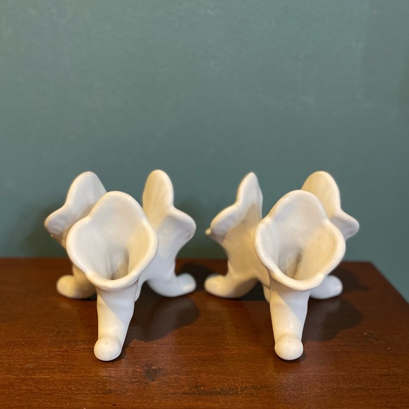 Pair Of  Van Briggle Pottery White Matte Cornocopia / Tulip Vases Candle Holders - Picture 2 of 9